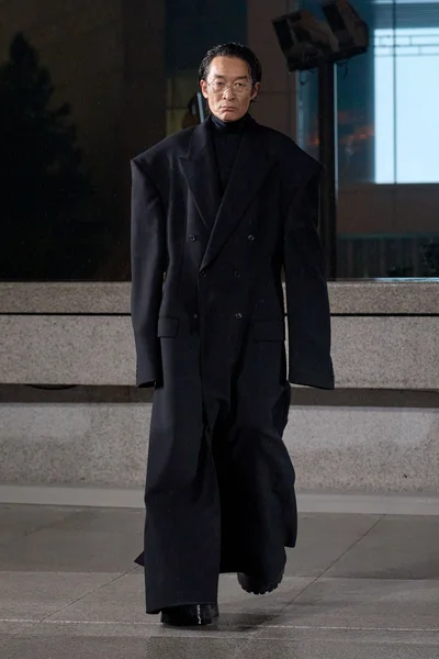 Look 2