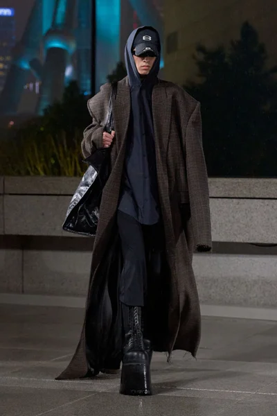 Look 7