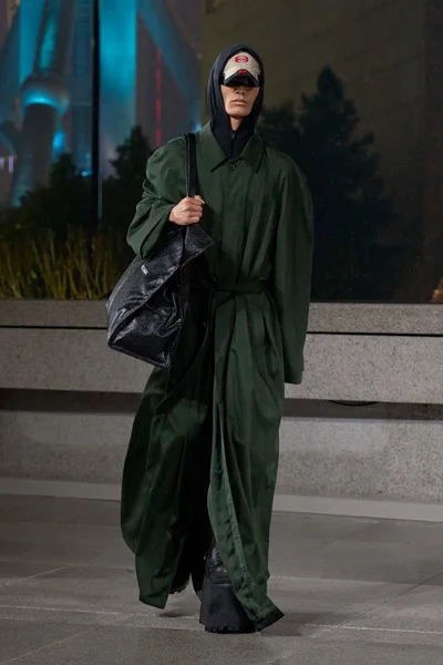 Look 8