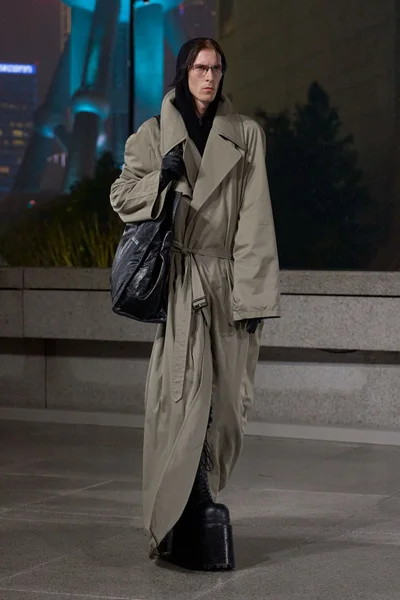 Look 9