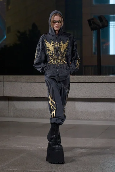 Look 13
