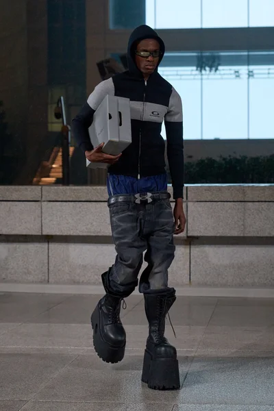 Look 14