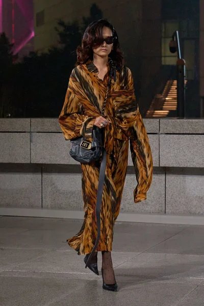 Look 24