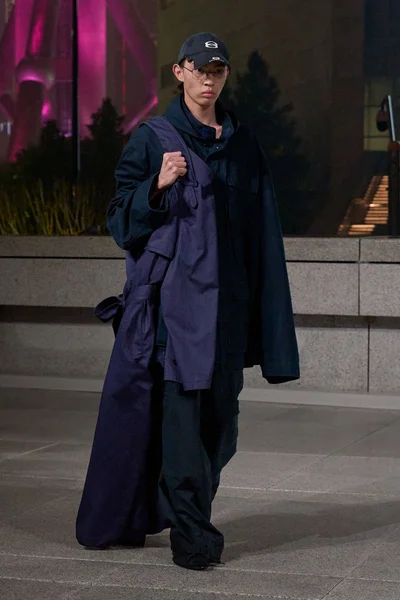 Look 25