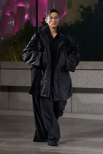 Look 27