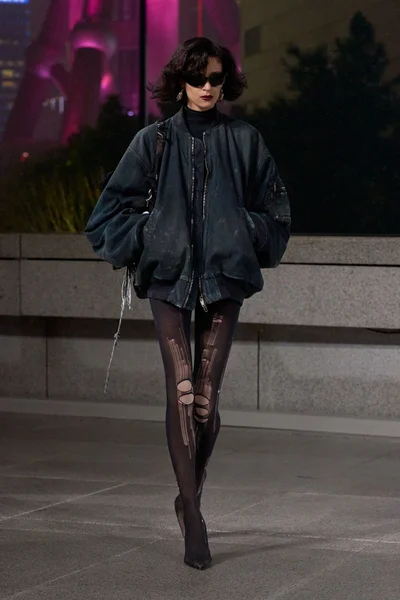 Look 30