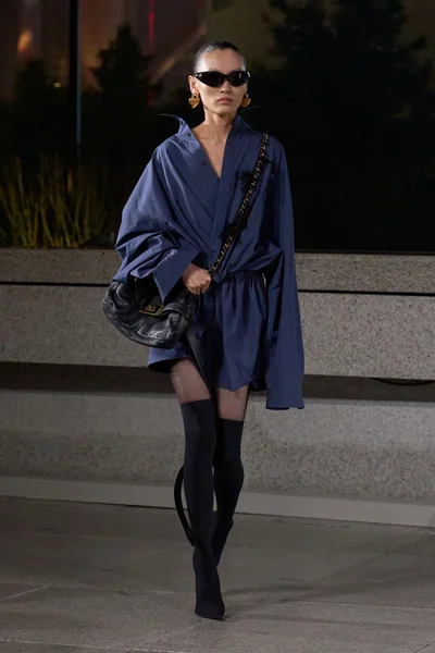 Look 32