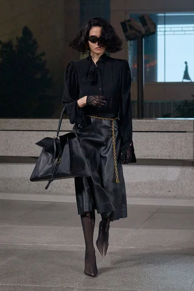 Look 37