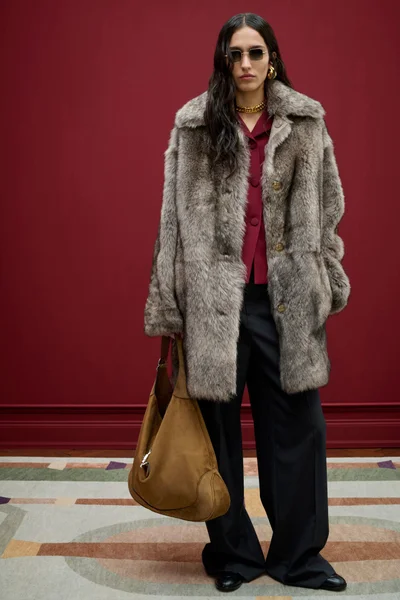 Look 16