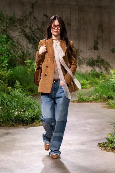 Look 1
