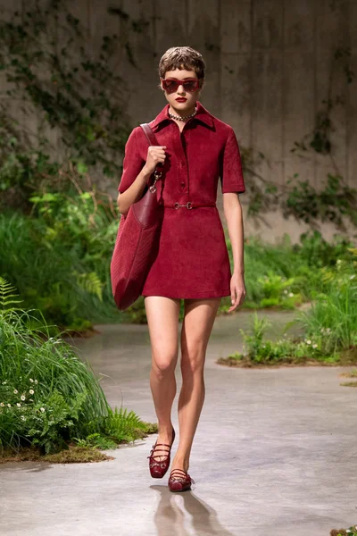 Look 4