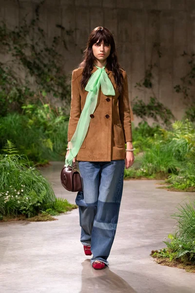 Look 5