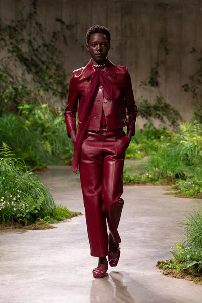 Look 8
