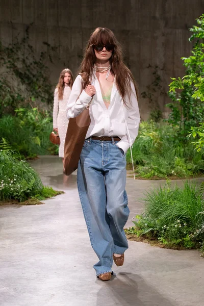 Look 10