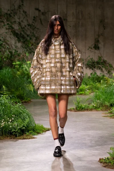 Look 19