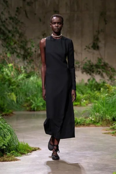 Look 30