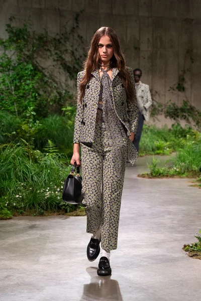Look 42