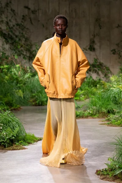 Look 49