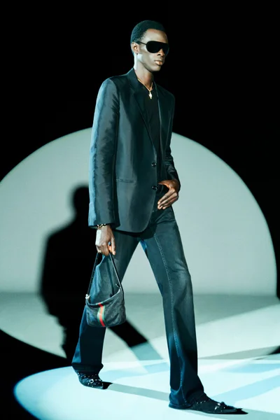 Look 4