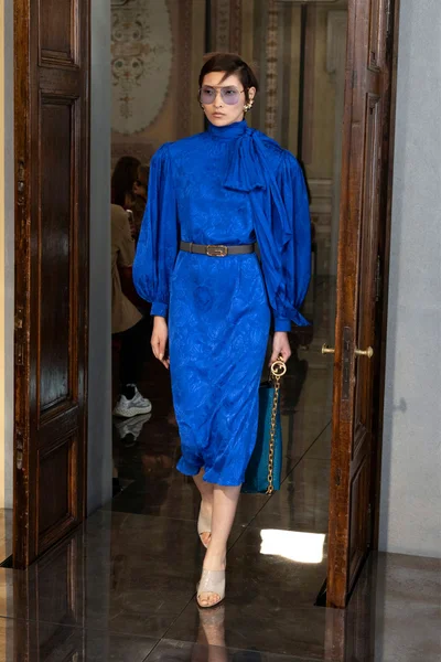 Look 3