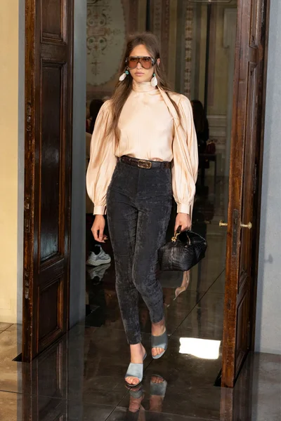 Look 5