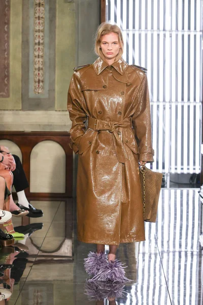 Look 7