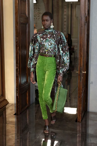 Look 8