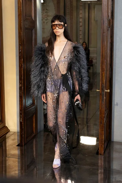 Look 23