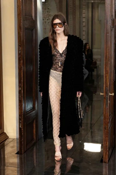 Look 28