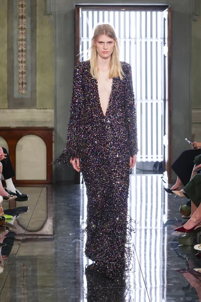 Look 30