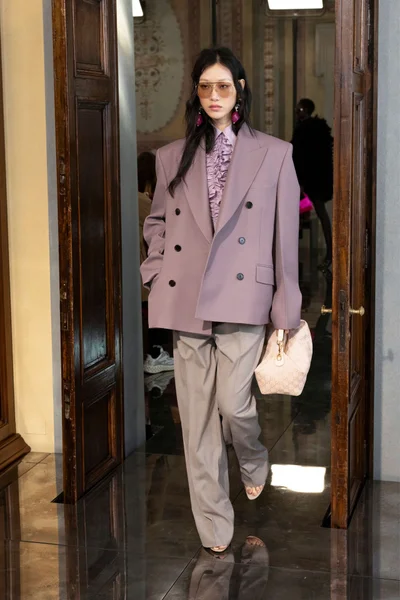 Look 32