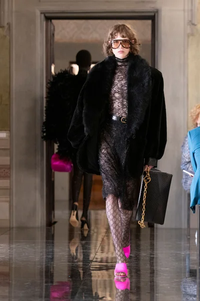 Look 37