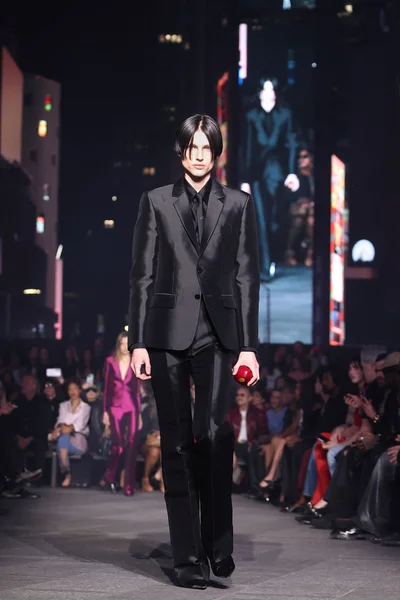 Look 1