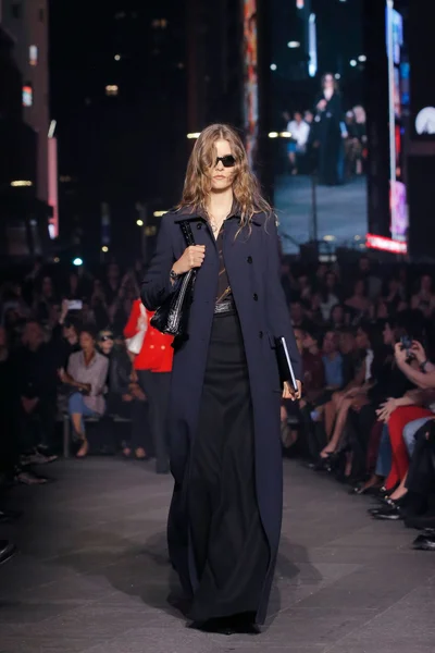 Look 7