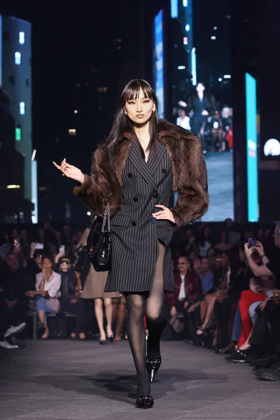 Look 9