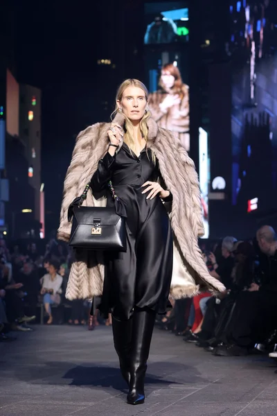 Look 20