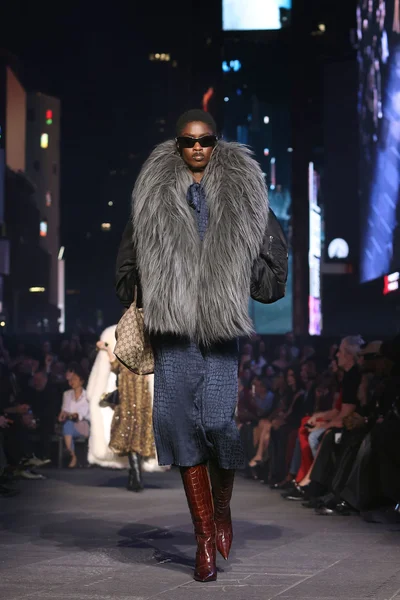 Look 21