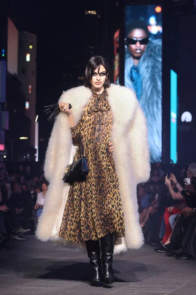 Look 22