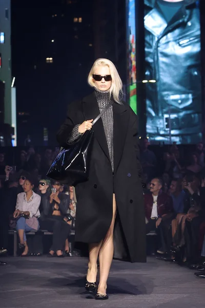 Look 24