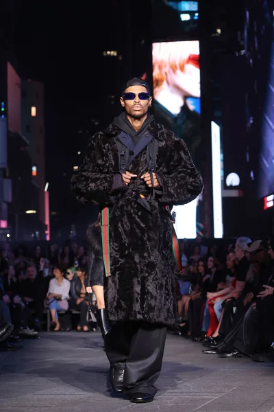 Look 30