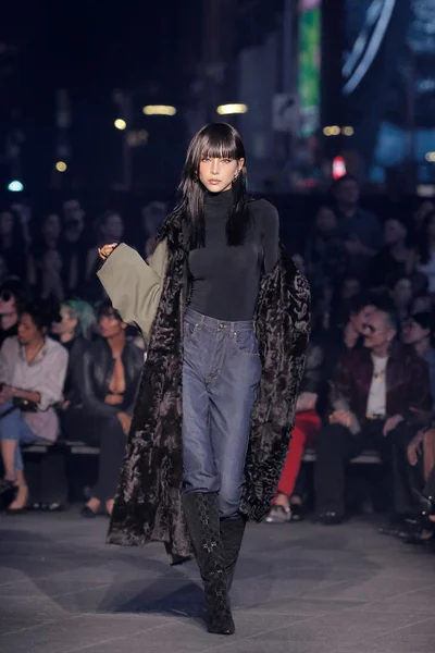 Look 35