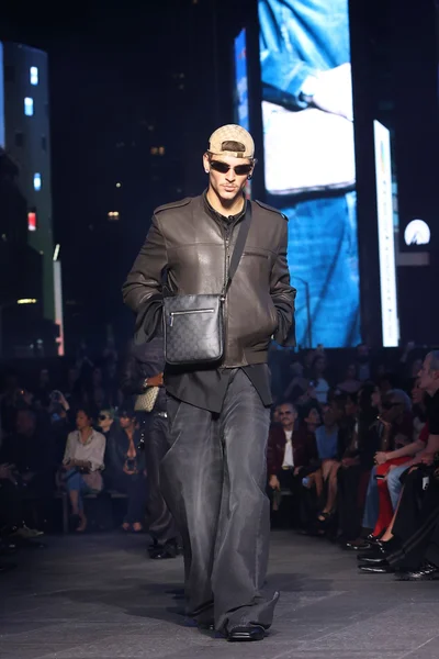 Look 39