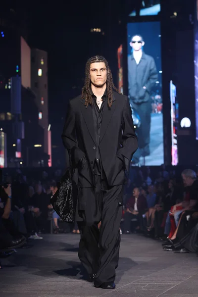 Look 46