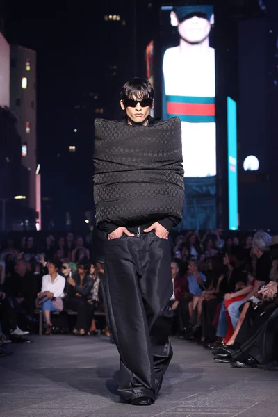 Look 52